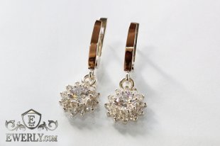 Серёжки из серебра с белыми камнями для девушки, фото