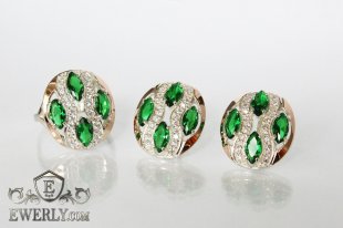 Серьги и кольцо из серебра c золотом и зелёными камнями, фото